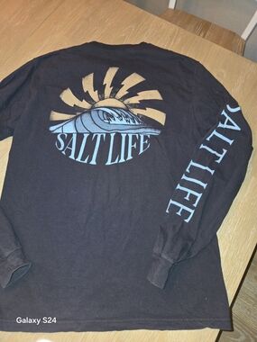 Salt Life Womens M Long Sleeve Tee with Blue Wave & Gold Sun Graphic